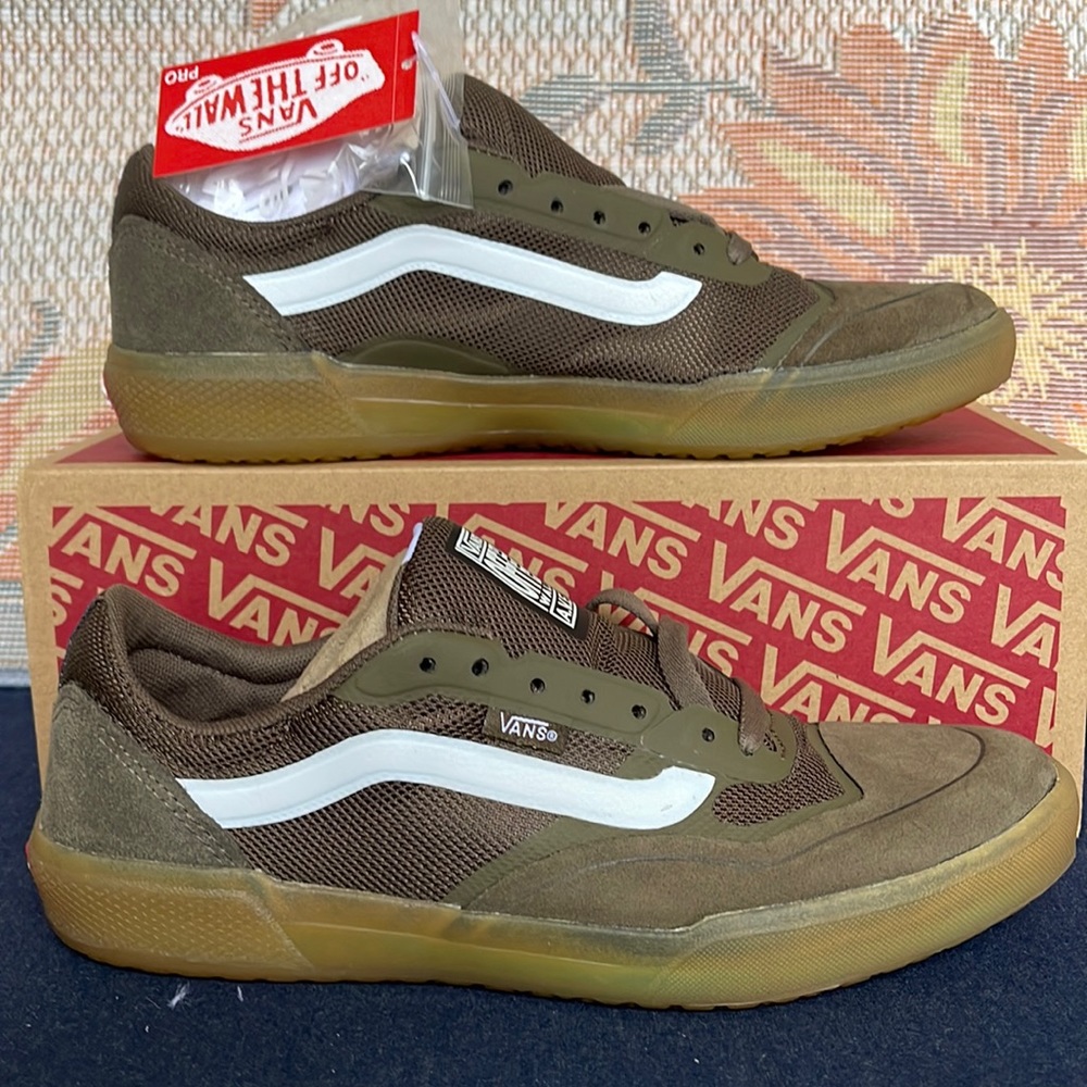 Vans WMNS Ave Pro
Canteen/Gum
VN0A4BT72KR
Sneakers G